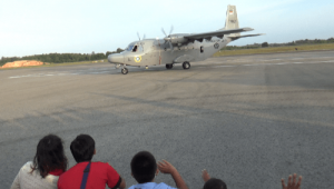 Empat Pesawat TNI AU Bermanuver di Langit Batam Hibur Masyarakat