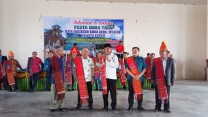 Isdianto & Lukita Hadiri Pesta Bona Taon Raja Hasibuan Sebagai Calon Gubernur Dan Walikota