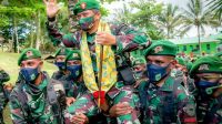 Pangdam XVIII/Kasuari Beserta Ketua Persit KCK PD XVIII/Kasuari Bersama Para Pejabat Kodam Mengunjungi Kabupaten Kaimana