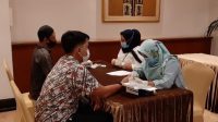 Pastikan Bebas Covid-19, Bawaslu Kepri Laksanakan Rapid Tes Massal untuk PTPS