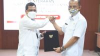 Arif Serahkan Surat Perintah Plh Bupati Bintan