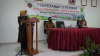 Walikota Tanjungpinang Bagikan Sertifikat PTSL