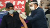 Wawako Tanjungpinang Bantu Nakes Vaksinasi Warga