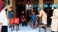 President Jokowi Inspects Door-to-Door Vaccination in East Java