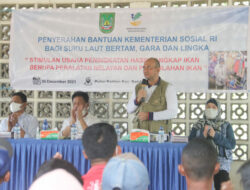 Rudi dan Kemensos Salurkan Bantuan Untuk Suku Laut