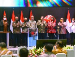 Challenges in 2022 Can Be Overcome with Enthusiasm, Hard Work: President Jokowi