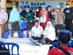 Hari Pertama Penayaluran Sembako Murah, Rudi Ikut Salurkan 11.775 Paket Sembako Hingga ke Hinterland