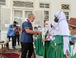 Peserta Didik SD Muhammadiyah Toboali Antusias Kunjungi Wali Kota Molen Dirumah Dinasnya