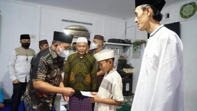 Molen Berikan Pembinaan Mualaf Dan Santunan Anak Yatim Piatu di Kelurahan Keramat