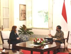 President Jokowi Meets President of Monash University, Indonesia