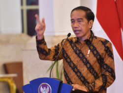 President Jokowi Urges Officials to Brace for Global Uncertainty