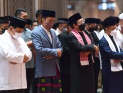 President Jokowi Takes Part in Annual Eid al-Adha Prayer