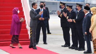President Jokowi, First Lady Arrive in Indonesia after Overseas Working Visit