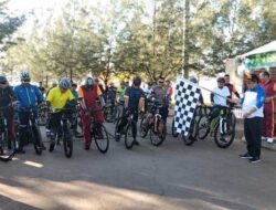 Sambut HUT Bhayangkara Ke 76 Pimpinan DPRD Natuna Ikut Gowes