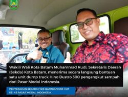 Bersama Kepala OJK Kepri, Jefridin Menjajal Dump Truck Sampah Baru Milik Pemko Batam