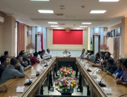 Diruang Rapat Kantor Bupati Natuna, Rodial Huda Sambut Kedatangan Nelayan