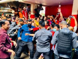 Masyarakat Manado Atusias Sambut Kedatangan Presiden