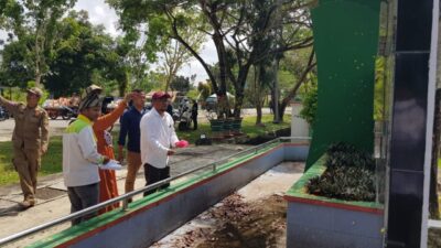 Bupati Kepulauan Meranti Muhammad Adil Ditangkap KPK, LMCM Tabur Beras Kunyit