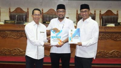 Rapat Paripurna DPRD Kota Batam, Amsakar Paparkan KUA-PPAS Tahun Anggaran 2024