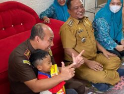 Kajari Asahan Berikan Makanan Tambahan Kepada Anak Teridentifikasi Stunting