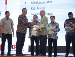 Bupati Asahan Terima Sertifikat Penghargaan Dari KPK RI