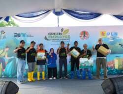 Peringati Hari Lingkungan Hidup Sedunia, PLN Batam Gelar Aksi Bersih Pantai Tanjung Uma
