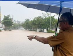 Fokus pada dampak dan upaya penanggulangan, Sekda Batam Tinjau Langsung Lokasi Banjir.