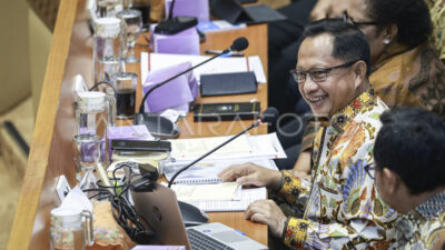 Mendagri akan Laporkan Usulan Revisi UU Politik melalui Omnibus Law ke Presiden