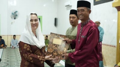 Safari di Kelarek, Cen Sebut Kedepan Natuna Akan di Bangun Pabrik Kelapa