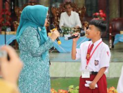 Seru! Hj. Erlita Amsakar Kenalkan Gizi Seimbang Lewat Dongeng di SDN 003 Batuaji