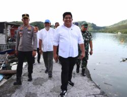 Tinjau Usulan Rehab Jalan Lingkar Laut di Tambelan