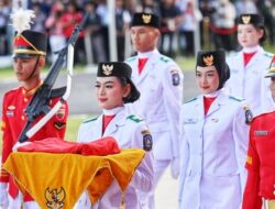 Sosok Paskibraka Pembawa Baki Bendera Merah Putih di HUT RI ke-80 Tingkat Provinsi Kepri