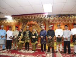 Pimpinan dan Anggota DPRD Hadiri Penabalan Walikota dan Wakil Walikota oleh LAMKR Kota Batam – Sekretariat DPRD Kota Batam