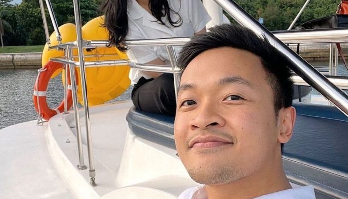 Putri Tanjung Pamer Foto Bersama Suami, Ada Apa? Benarkah Sudah Bercerai?