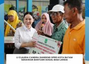 Li Claudia Candra Gandeng DPRD Kota Batam Serahkan Bantuan Sosial Bagi Lansia