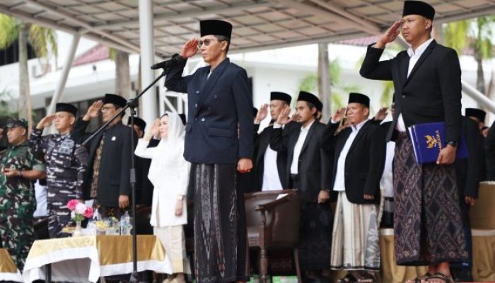 Amsakar dan Li Claudia Hadirkan Kehangatan di Tengah Lautan Santri