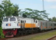 Perjalanan Kereta Api Dibatalkan Akibat KA Purwojaya Anjlok di Bekasi