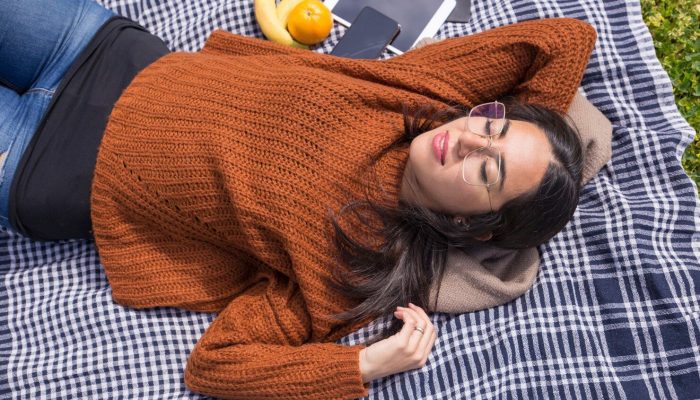 8 Kepribadian Menarik yang Dimiliki Orang yang Bisa Tidur di Mana Saja