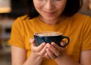 Psikologi Ungkap 7 Kepribadian Pecinta Minum Perlahan