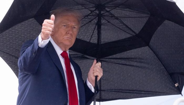 Trump Sebut Diri Ahli Akhiri Perang, Siap Mediasi Pakistan-Afghanistan