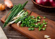 5 Manfaat Daun Bawang untuk Kesehatan Tubuh yang Tak Terduga