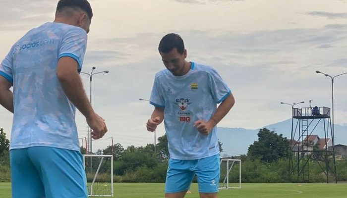Persib Bandung Siap Lawan Persis Solo, Thom Haye Kembali, Barros Janjikan Kemenangan untuk Bobotoh