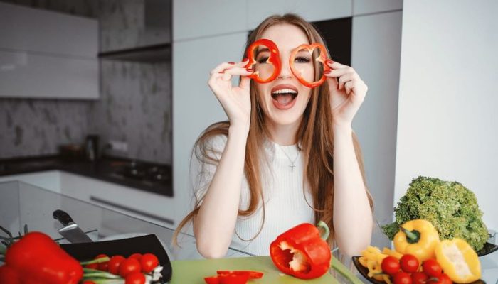 Perawatan Mata: 6 Makanan yang Bantu Fungsi Mata Jangka Panjang, Bukan Hanya Wortel!