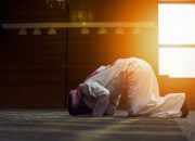 Shalat Sendirian, Ingin Jadi Imam? Ini Aturannya!