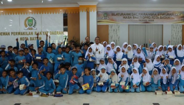 Anggota DPRD Batam Ir Suryanto Terima Audiensi Siswa SD Al Kaffah