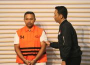 Rumah Dinas Gubernur Riau Disidak KPK Usai Jadi Tersangka