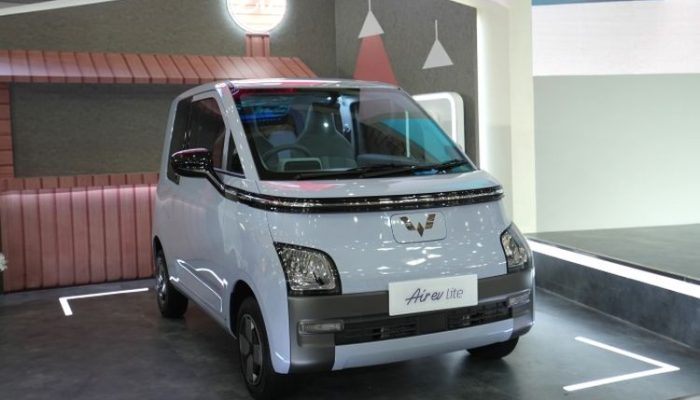 Perbandingan Harga Baterai Mobil Hybrid dan Listrik: Toyota Zenix vs Wuling Air EV, Mana Lebih Murah?