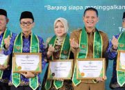 Wabup Bintan Terima Penghargaan Baznas Awards