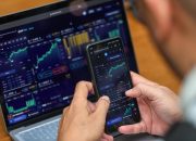 Indeks Bisnis-27 Naik, Saham ADMR, BUMI, dan BBNI Melonjak