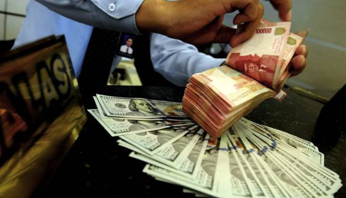 Rupiah Tertekan Dekati 16.700, Menanti Sinyal Suku Bunga BI